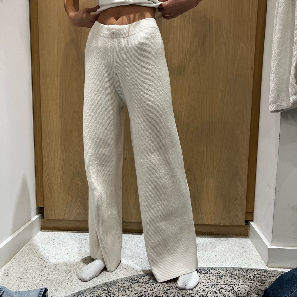 Knit creamy pants